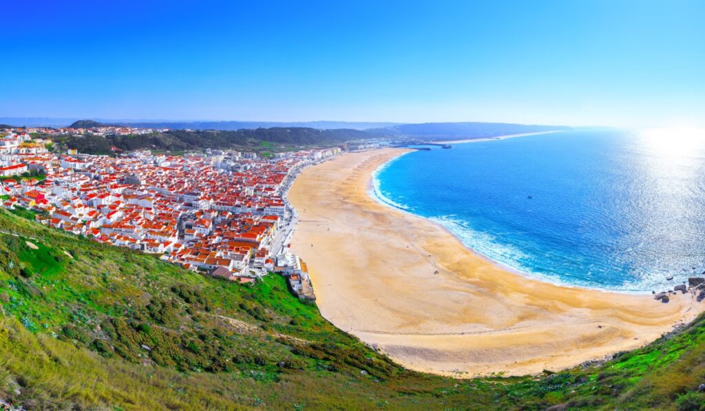 8 Coastal Towns American Travelers Love Linking Together in Portugal
